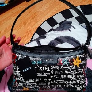 DKNY EW CARLITA PURSE BAG (NEW WITH TAGS)